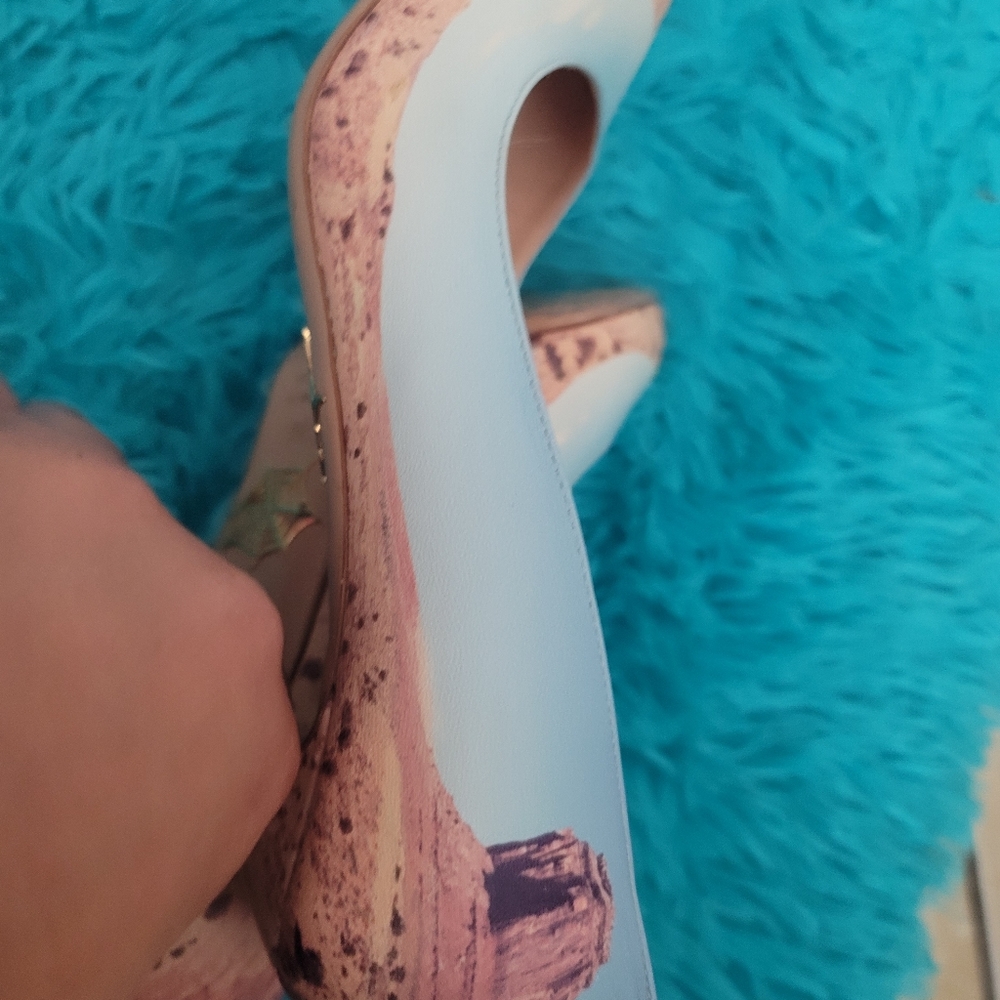 Charlotte Olympia Light Blue and Cream Pointed Toe Heels - Picture 10 of 11